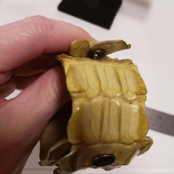 Ndau Collection Crocodile Leather Wrist Cuff - Light Green Approx 6 1/2" wrist - Picture 10 of 15